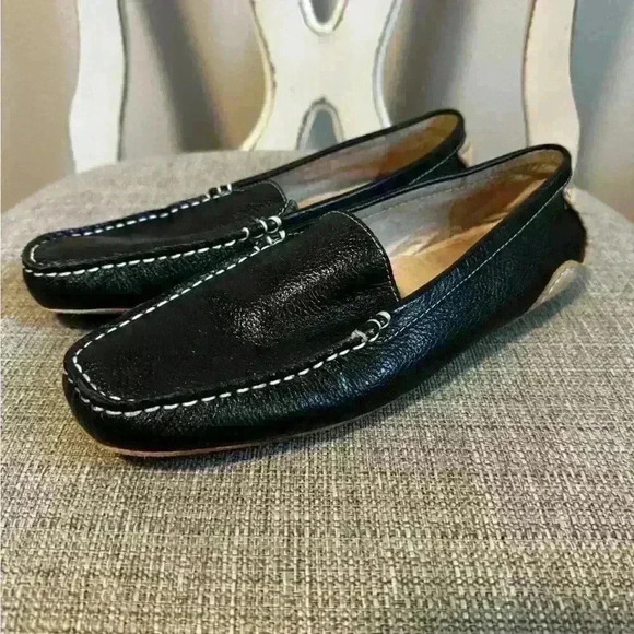 VERSACE Women’s Leather Mocassin Size 38/7.5 - Picture 2 of 9